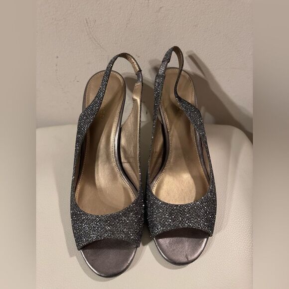 Pelle Moda Women’s Nadie 2, Silver Slingback Pumps - Picture 2 of 6